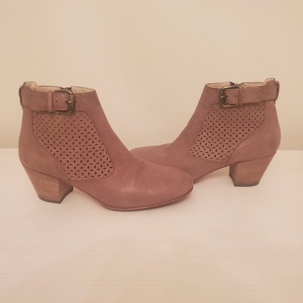 Aquatalia Beige Booties